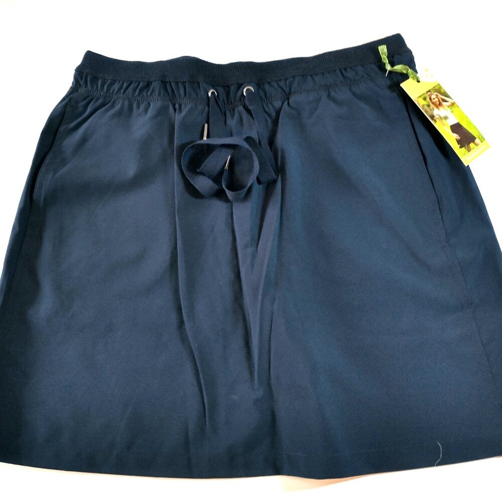 NWT Green Tea Navy Skort Size S